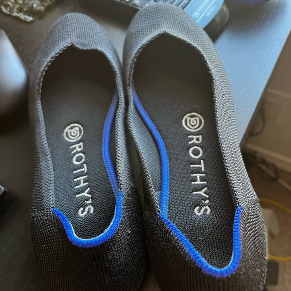 Rothys size 6 - Picture 2 of 2